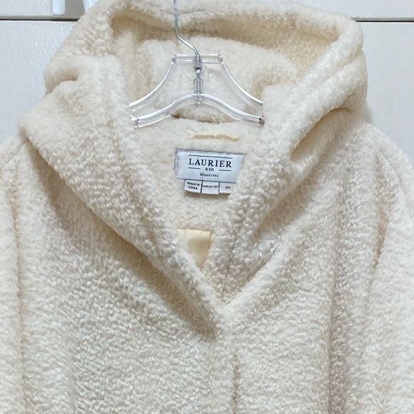 NWT LAURIER Women’s Hooded Faux Fur Coat With Storm Cuffs Size 3X. - Picture 8 of 13